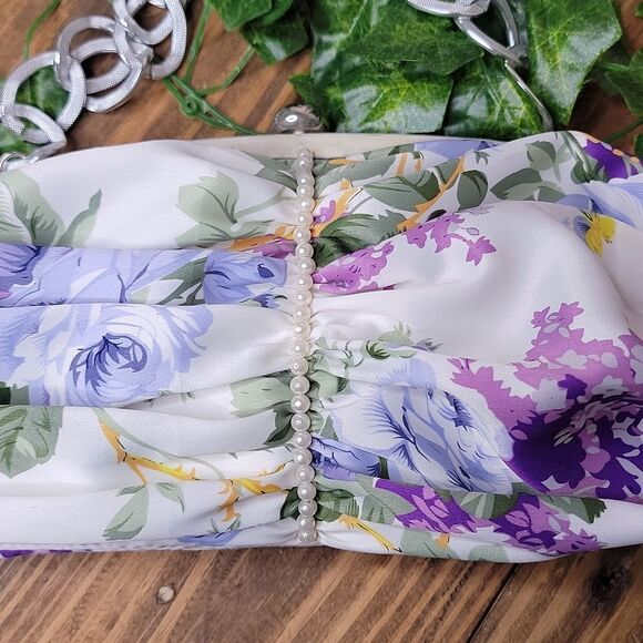 Vintage. Unknown Brand. Floral Handbag. EUC - Picture 4 of 8